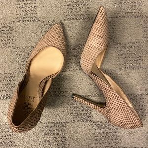 Vince Camuto Blush Suede Pump